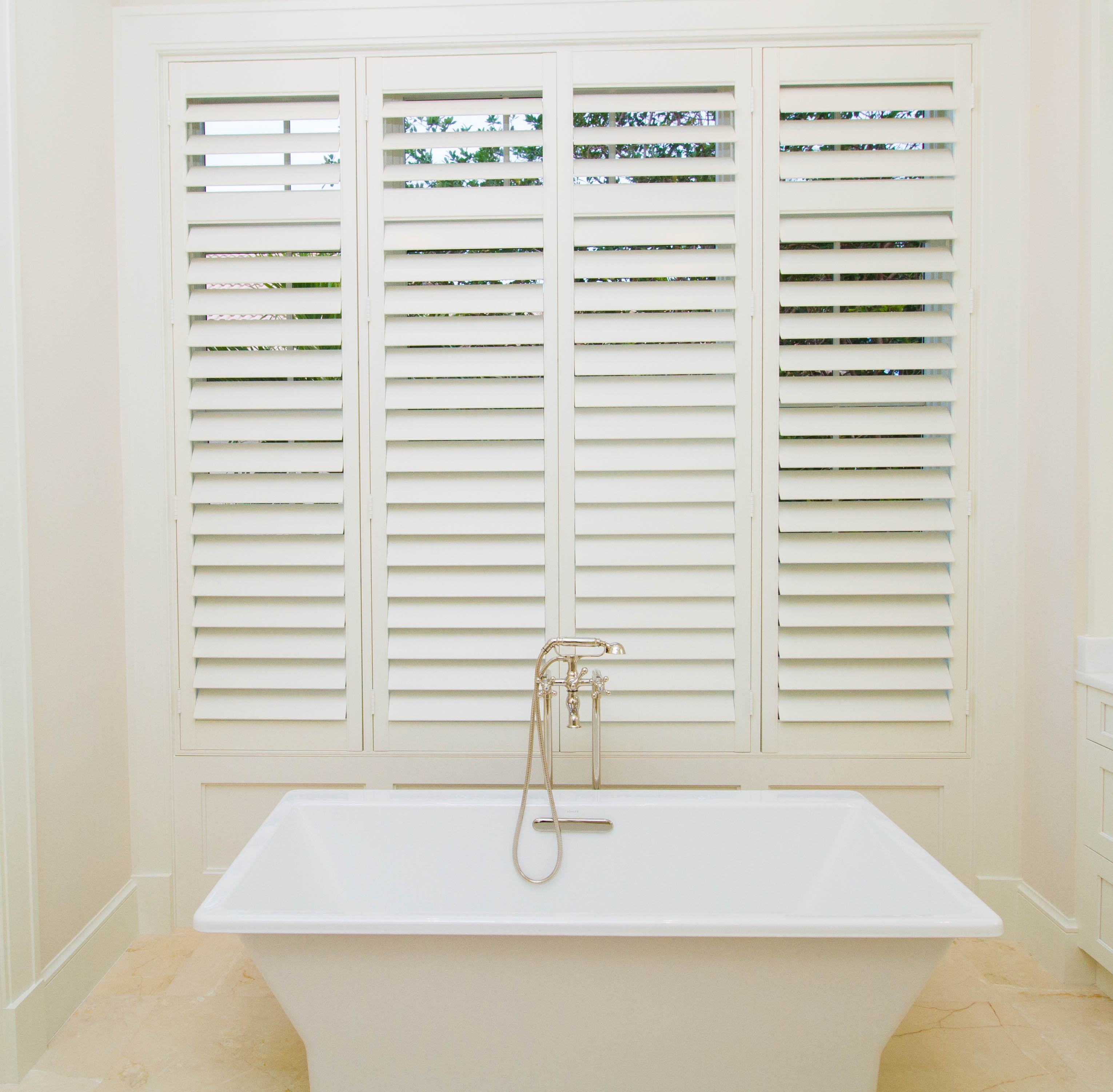 Window Treatments for Bathrooms, Lanais and Other Moisture-Prone Areas of the Home